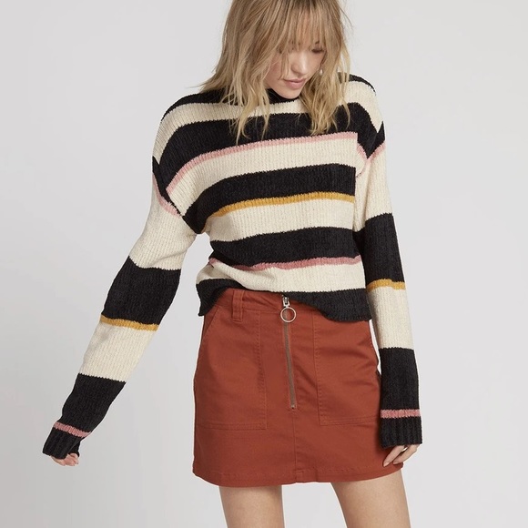 🍁Volcom Frochickie Mini Skirt🍁~med - Picture 10 of 16